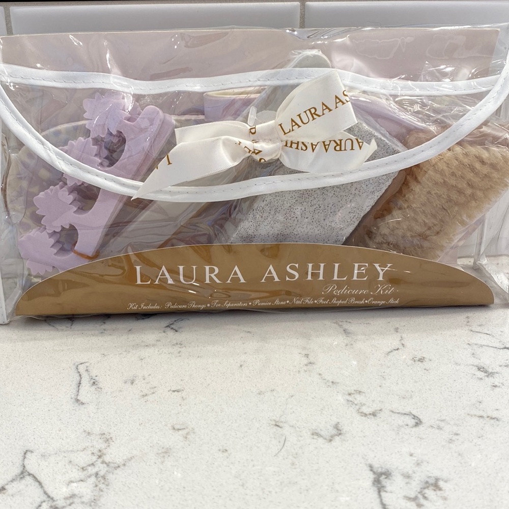 Laura Ashley Pedicure Kit